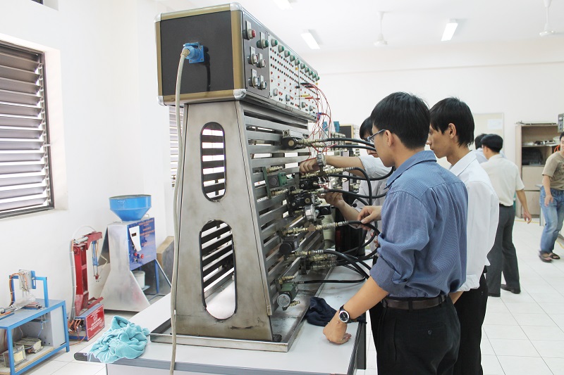 Việc làm kỹ thuật điện