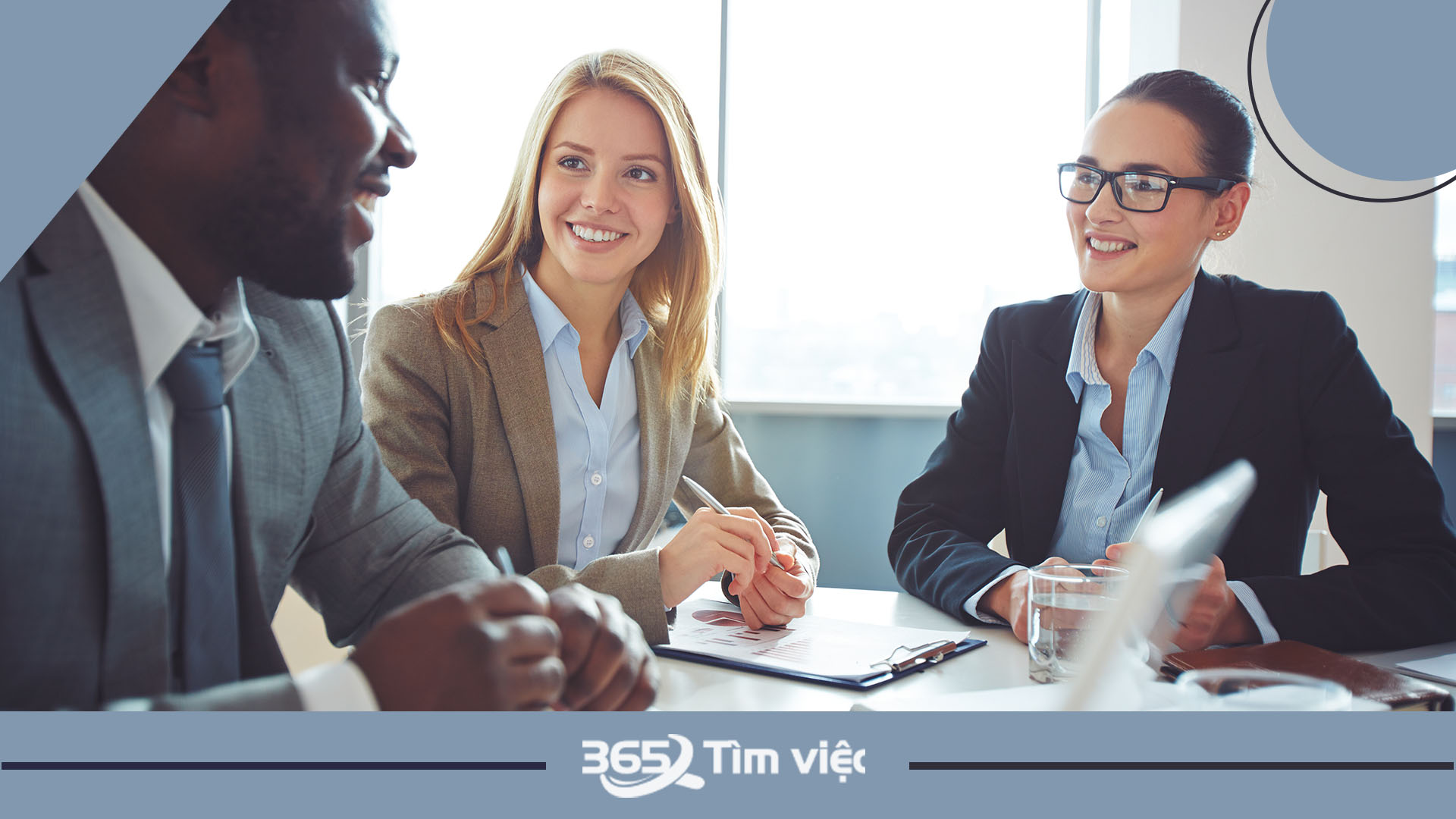 Việc làm nhân viên văn phòng có dễ hay không?