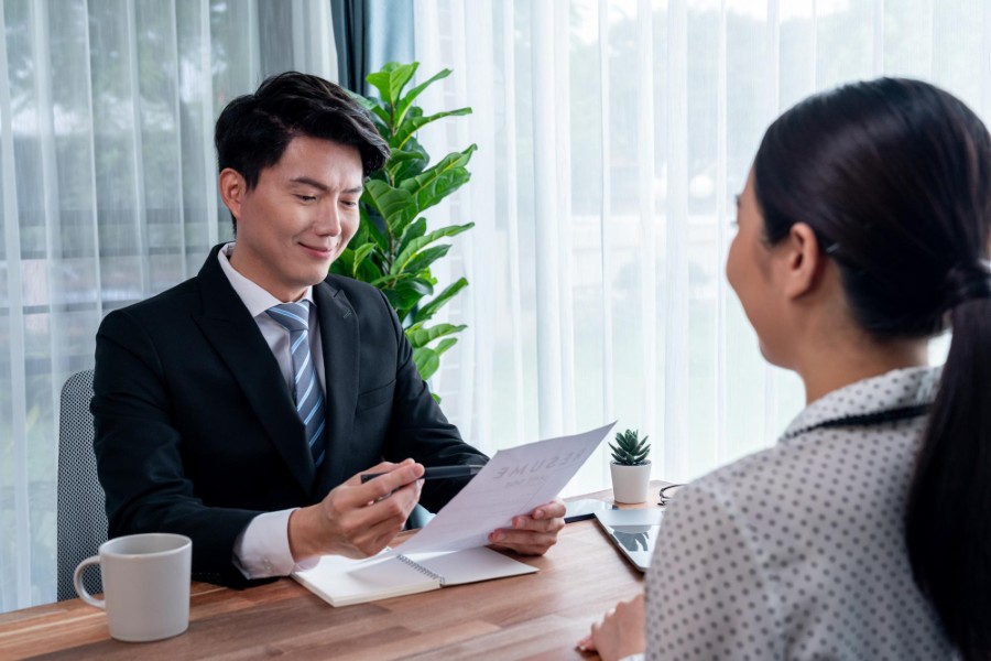 Điều gì trong cách làm việc của đồng nghiệp khiến bạn cảm thấy khó chịu?